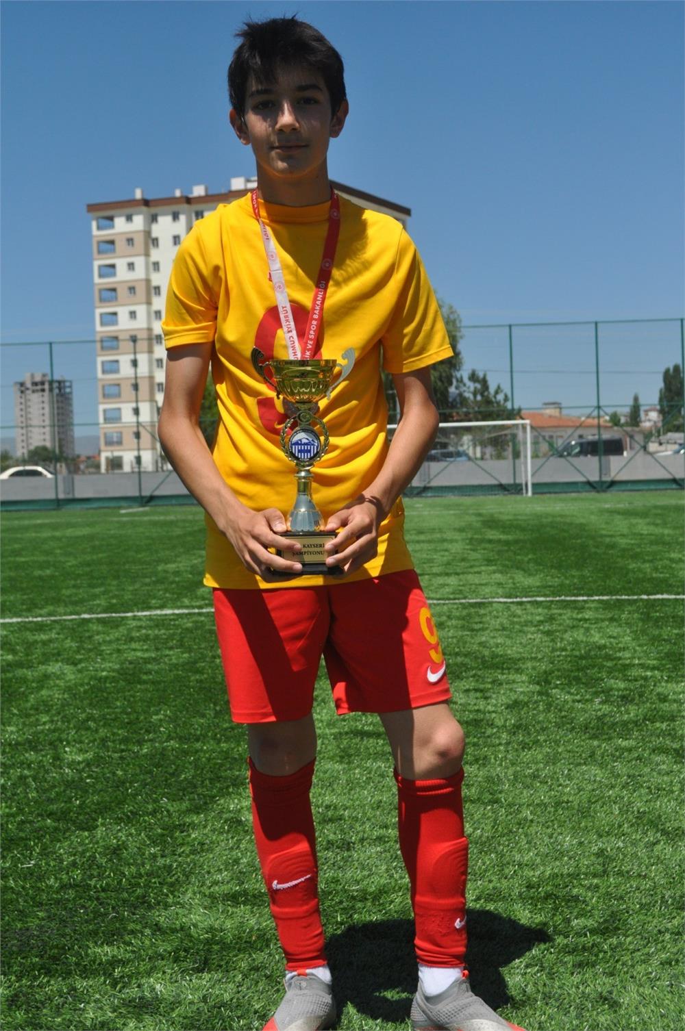 Arda Yiğit Oflaz sezonu 32 golle tamamladı