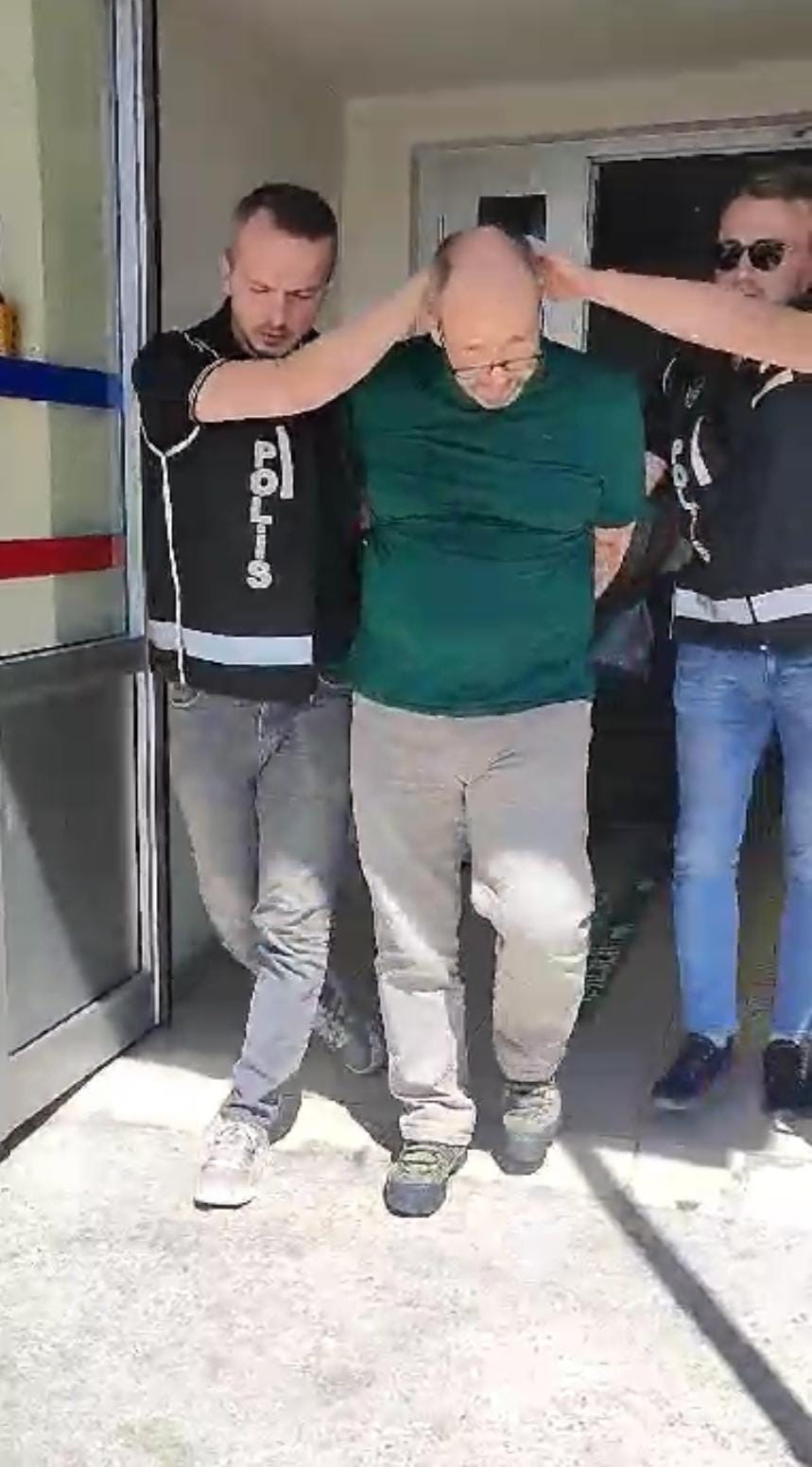 FETÖ hükümlüsü eski emniyet müdürü yakalandı FETÖ hükümlüsü eski emniyet müdürü yakalandı