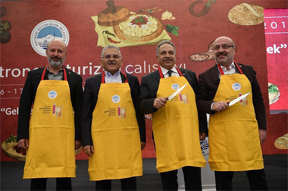 Gastronomi Günleri'ne ünlü şef akını Gastronomi Günleri'ne ünlü şef akını