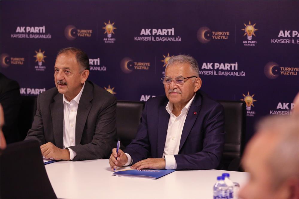 Bakan Özhaseki Ve Başkan Büyükkılıç, AK Parti Kayseri İl Başkanlığı İstişare Toplantısı’na katıldı