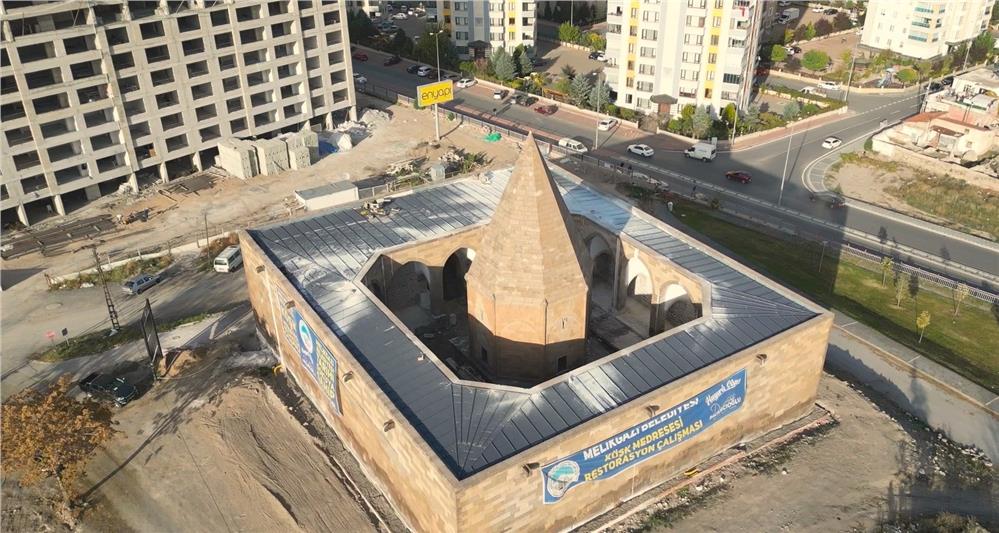 Köşk Medrese’si gün yüzüne çıkıyor Köşk Medrese’si gün yüzüne çıkıyor