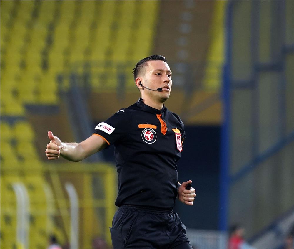 Kayserispor - Fenerbahçe maçını Zorbay Küçük yönetecek Kayserispor - Fenerbahçe maçını Zorbay Küçük yönetecek