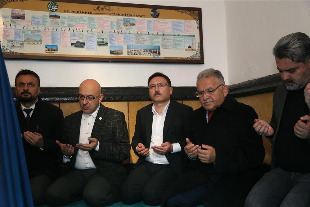 Melik Mehmet Gazi kabri başında anıldı