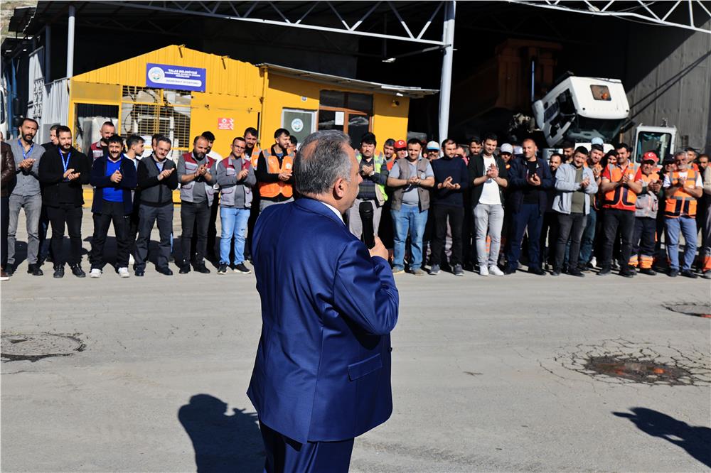 Başkan Yalçın: “Güzel işler yaptık hep de ilkleri yaptık” Başkan Yalçın: “Güzel işler yaptık hep de ilkleri yaptık”