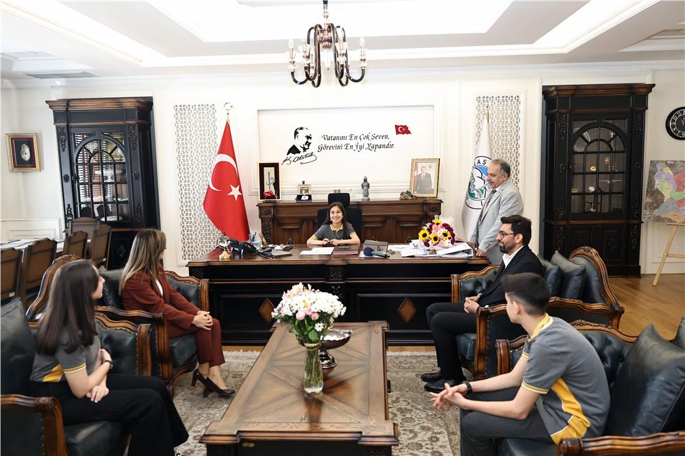 Başkan Yalçın'a 23 Nisan ziyareti