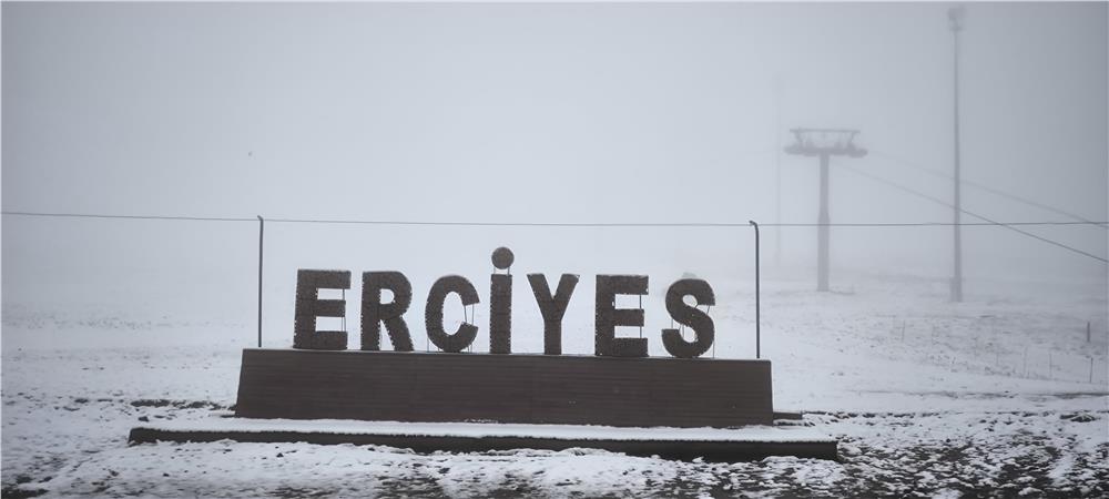 Erciyes'e mayıs ayında kar yağdı