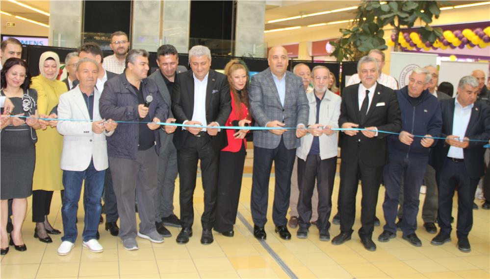 Sağlık çalışanlarının el emeği yağlı boya eserleri görücüye çıktı Sağlık çalışanlarının el emeği yağlı boya eserleri görücüye çıktı