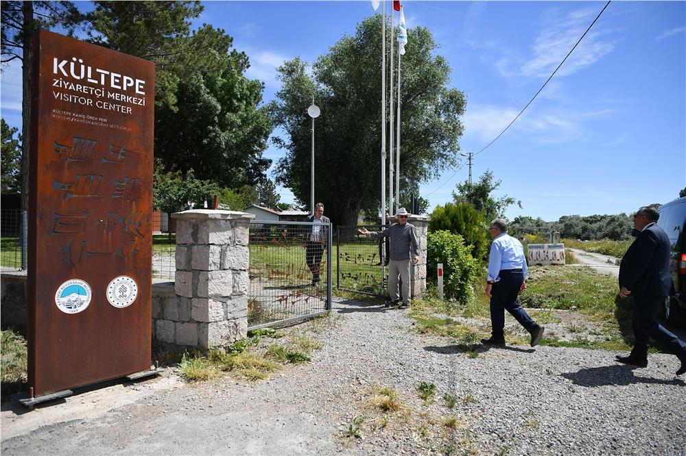 Başkan Büyükkılıç'tan Kültepe Ziyaretçi Merkezi’ne davet Başkan Büyükkılıç'tan Kültepe Ziyaretçi Merkezi’ne davet