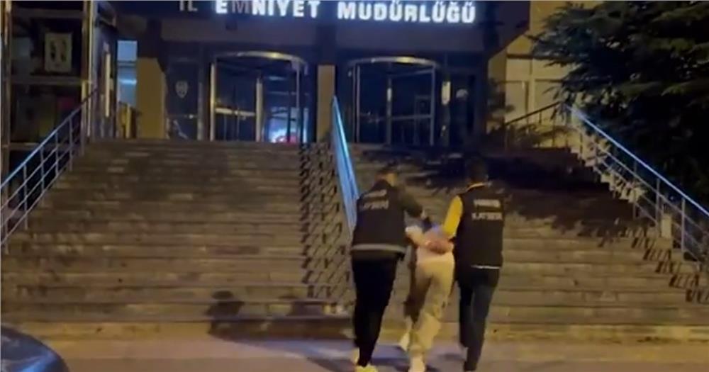 Getirdiği uyuşturucuyu satamadan yakalandı Getirdiği uyuşturucuyu satamadan yakalandı