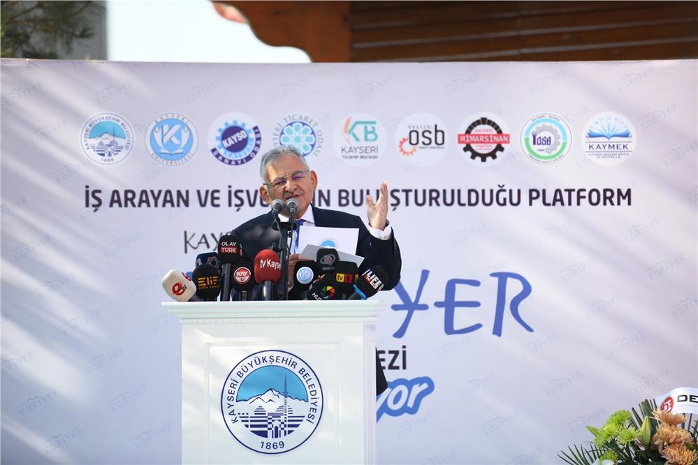 Kayseri Kariyer Merkezi, 1 ayda 305 kişiye iş imkânı sağladı Kayseri Kariyer Merkezi, 1 ayda 305 kişiye iş imkânı sağladı
