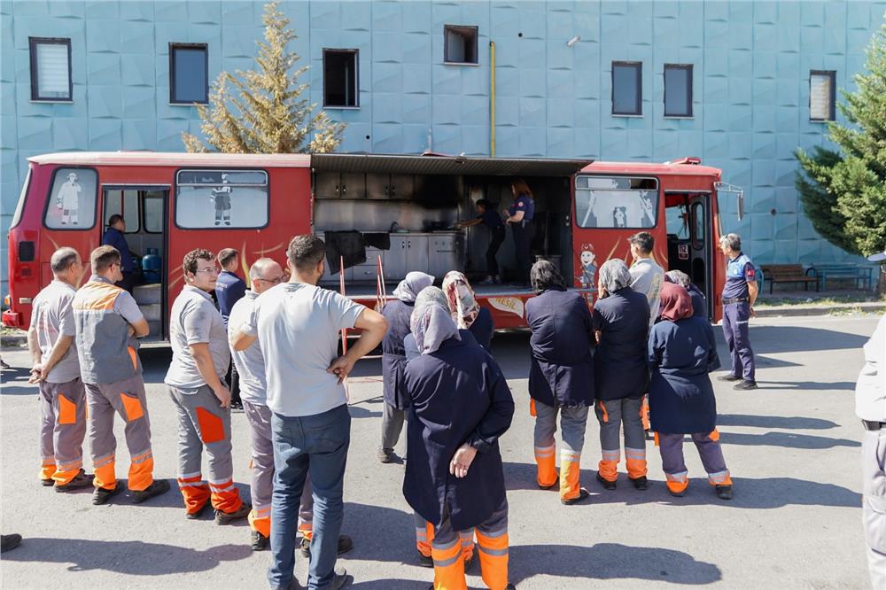 Melikgazi Belediyesi’nde personel için yangın eğitimi verildi