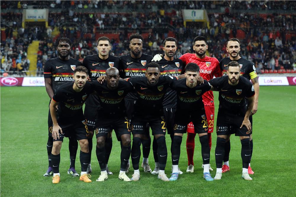 Bilal 2 maç sonra kaleye geçti Bilal 2 maç sonra kaleye geçti