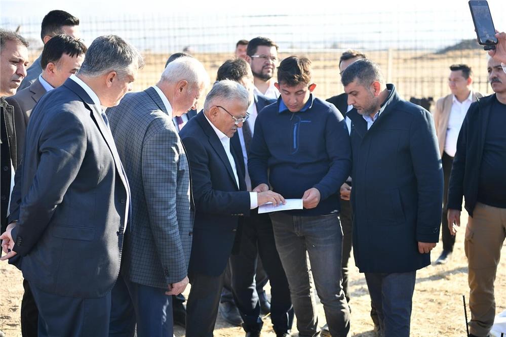 Büyükkılıç, Develi’nin giriş kapısı olacak yeni terminal inşaatını inceledi Büyükkılıç, Develi’nin giriş kapısı olacak yeni terminal inşaatını inceledi