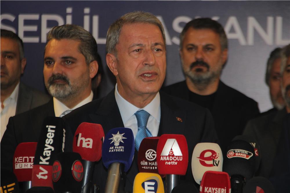 Hulusi Akar: Bu işin şakası yok, her an müteyakkız olmak mecburiyetim var Hulusi Akar: Bu işin şakası yok, her an müteyakkız olmak mecburiyetim var