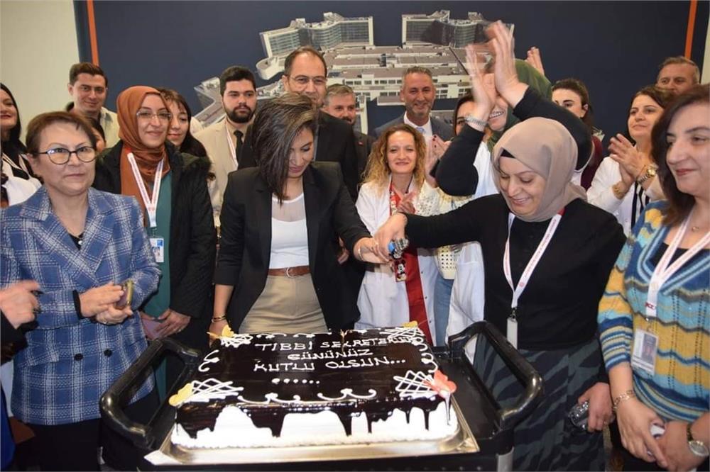 Kayseri Şehir Hastanesi’nde 29 Kasım Tıbbi Sekreterler Günü kutlandı Kayseri Şehir Hastanesi’nde 29 Kasım Tıbbi Sekreterler Günü kutlandı