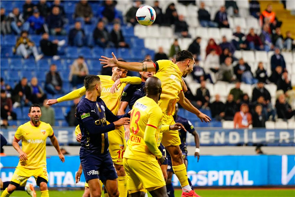 Kayserispor, Kasımpaşa'yı 2-1 mağlup ederek moralli döndü Kayserispor, Kasımpaşa'yı 2-1 mağlup ederek moralli döndü