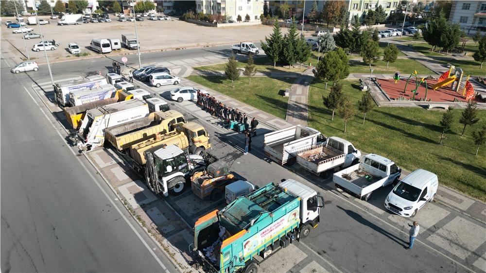 Melikgazi’de mahallelerde sonbahar temizliği başladı Melikgazi’de mahallelerde sonbahar temizliği başladı
