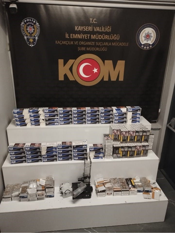 Tütün kaçakçıları polisten kaçamadı Tütün kaçakçıları polisten kaçamadı