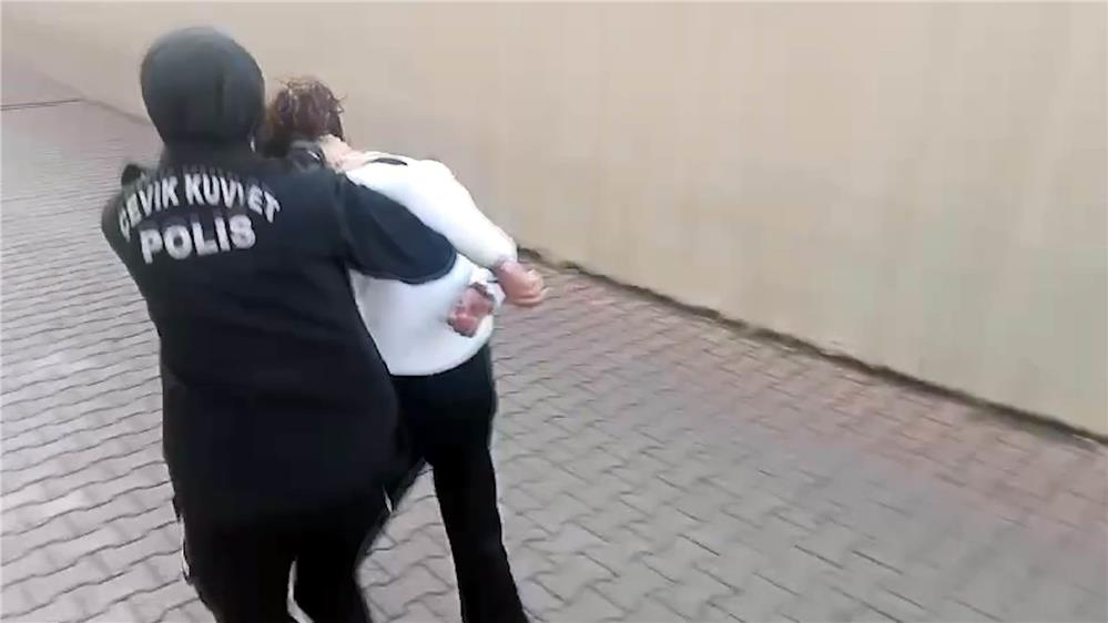 Fuhşa yer temin eden cezaevi firarisi kadın yakalandı Fuhşa yer temin eden cezaevi firarisi kadın yakalandı