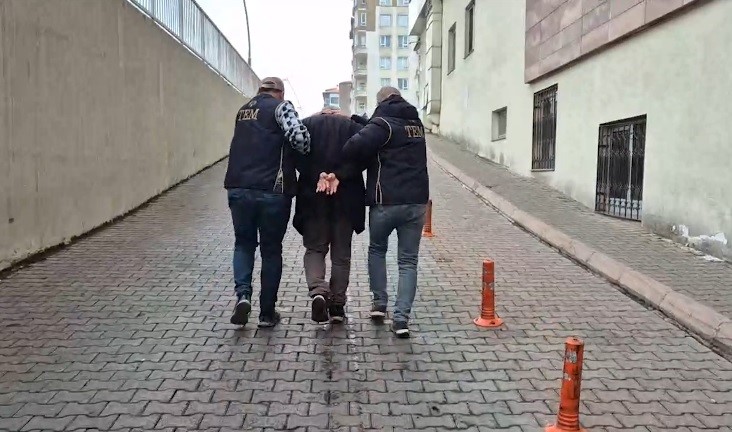 FETÖ'den aranan ihraç hakim Kayseri'de yakalandı FETÖ'den aranan ihraç hakim Kayseri'de yakalandı