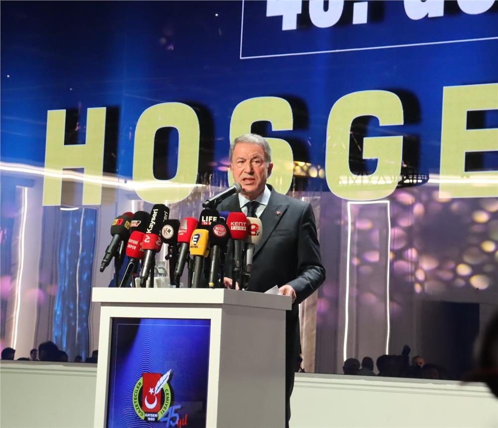 Hulusi Akar: En son teröristi etkisiz hale getirinceye kadar mücadelemiz devam edecek Hulusi Akar: En son teröristi etkisiz hale getirinceye kadar mücadelemiz devam edecek