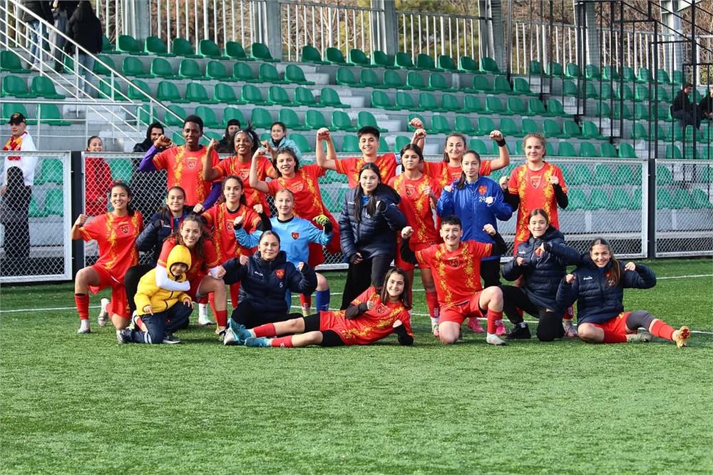 Yukatel Kayseri Kadın Futbol, sahasında zaferle ayrıldı: 2-0 Yukatel Kayseri Kadın Futbol, sahasında zaferle ayrıldı: 2-0