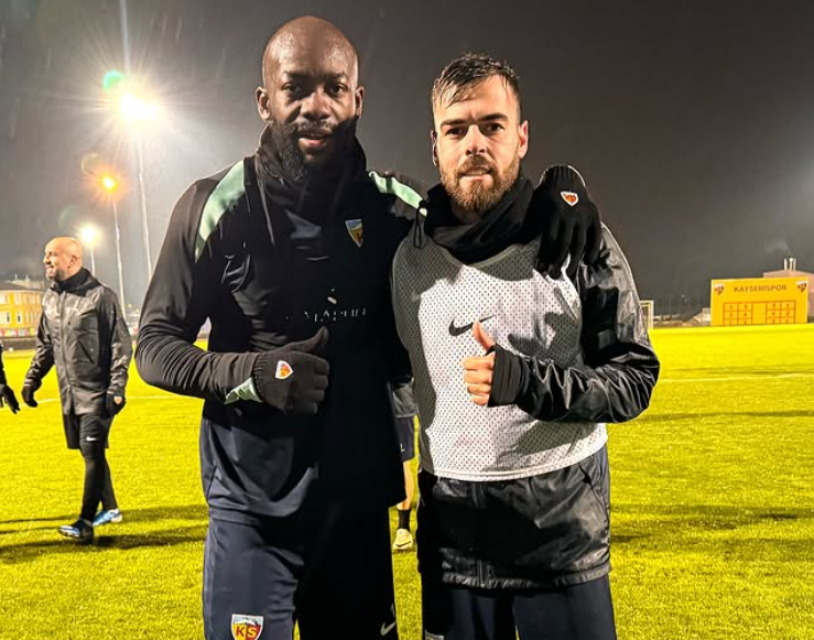 Kayserispor'da Bahoken affedildi Kayserispor'da Bahoken affedildi