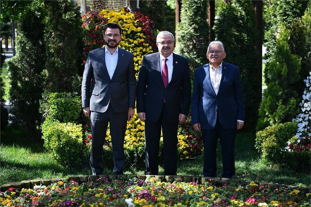 AK Parti Kayseri koordinatöründen Başkan Büyükkıılıç
