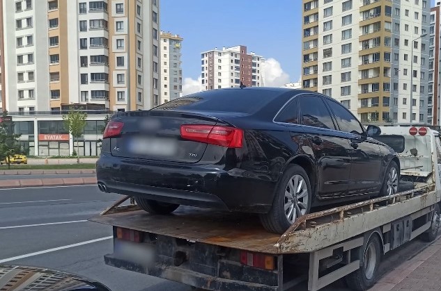 Çakar kullanan sürücüye 276 bin TL ceza Çakar kullanan sürücüye 276 bin TL ceza