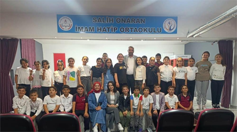 Develi'de İmam Hatip Ortaokulu’nda ‘Yabancı Dil Şenliği’ Develi'de İmam Hatip Ortaokulu’nda ‘Yabancı Dil Şenliği’
