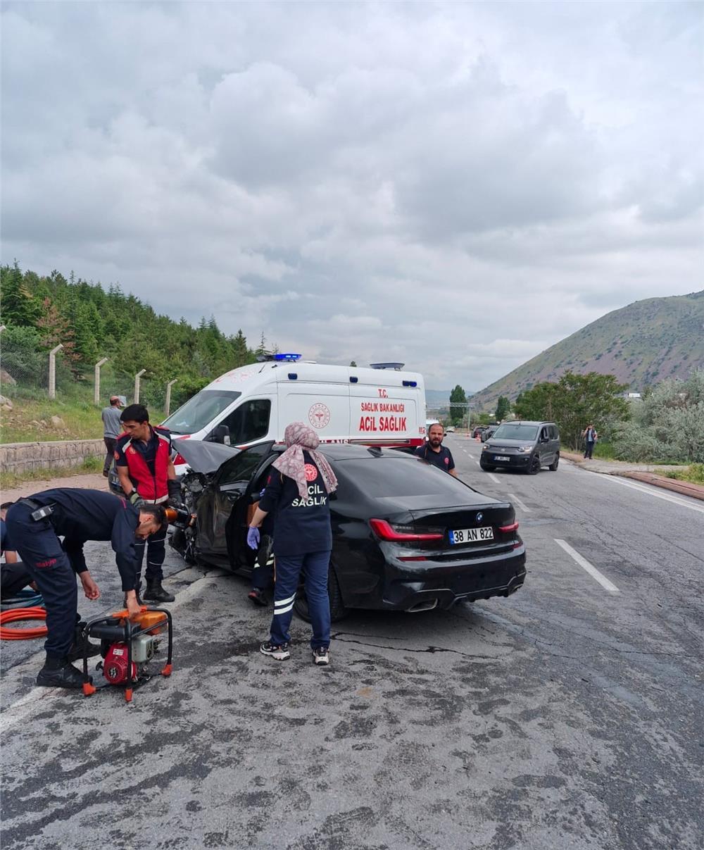 Kayseri’de trafik kazası: 1 ölü 2 ağır yaralı Kayseri’de trafik kazası: 1 ölü 2 ağır yaralı