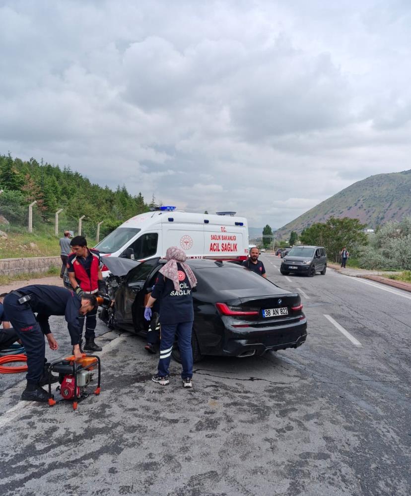 Kayseri'deki trafik kazasında ölü sayısı 2'ye yükseldi
