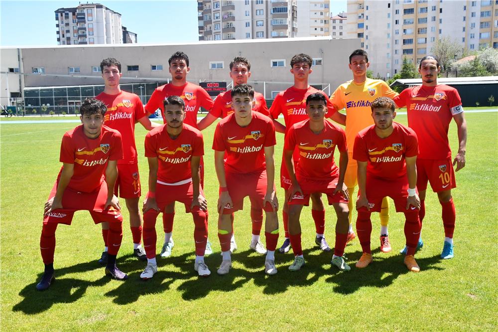 Kayserispor U19, ligi 48 puanla tamamladı Kayserispor U19, ligi 48 puanla tamamladı
