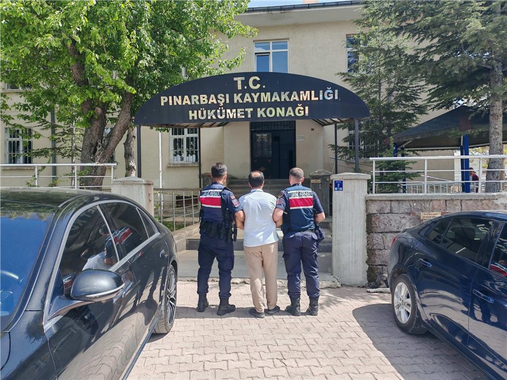 Kesinleşmiş cezası bulunan ihraç müdür yakalandı Kesinleşmiş cezası bulunan ihraç müdür yakalandı