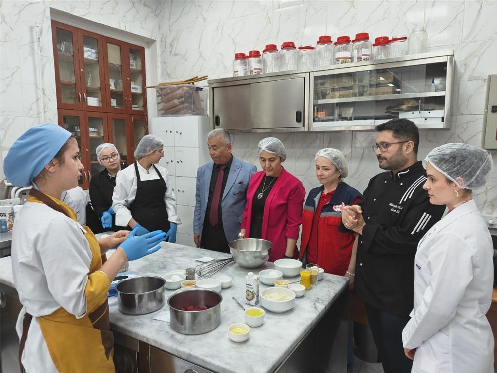 Lise öğrencilerinden ‘çölyak' farkındalığı Lise öğrencilerinden ‘çölyak' farkındalığı