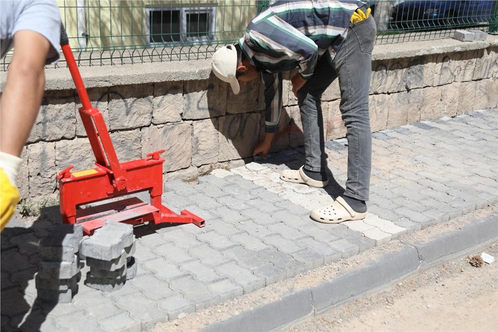 Melikgazi, İldem'e konforlu yaya yolları yapıyor