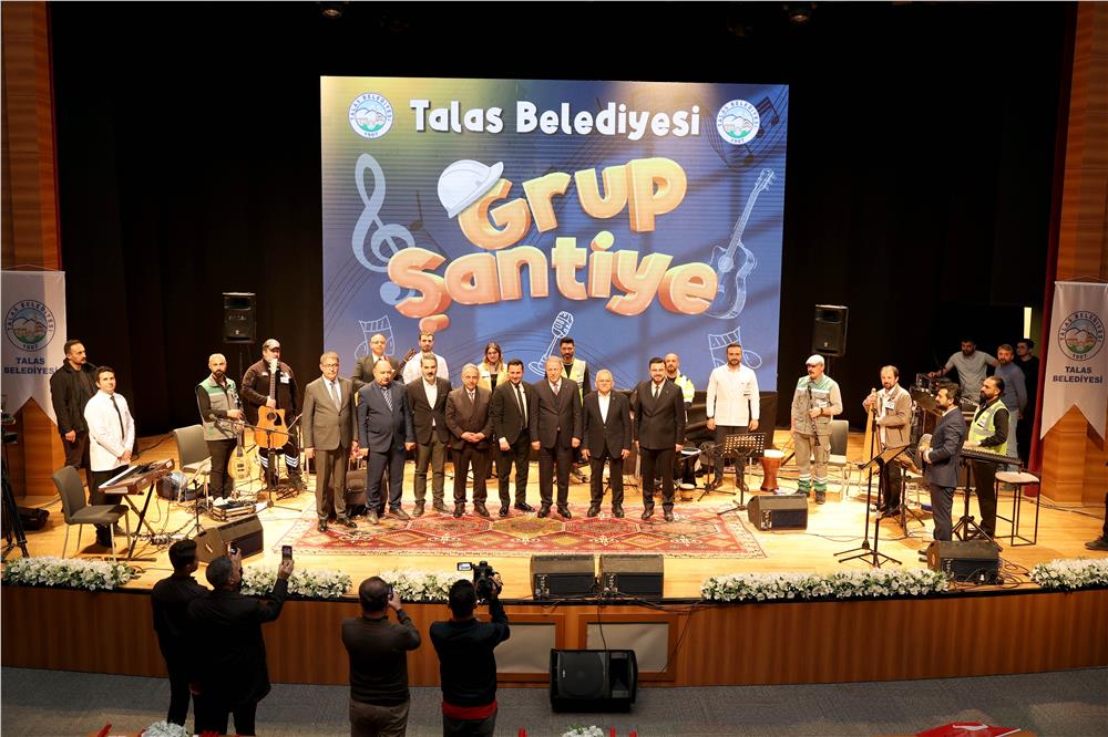 Talas'ın grup şantiye konserinin yankıları sürüyor Talas'ın grup şantiye konserinin yankıları sürüyor