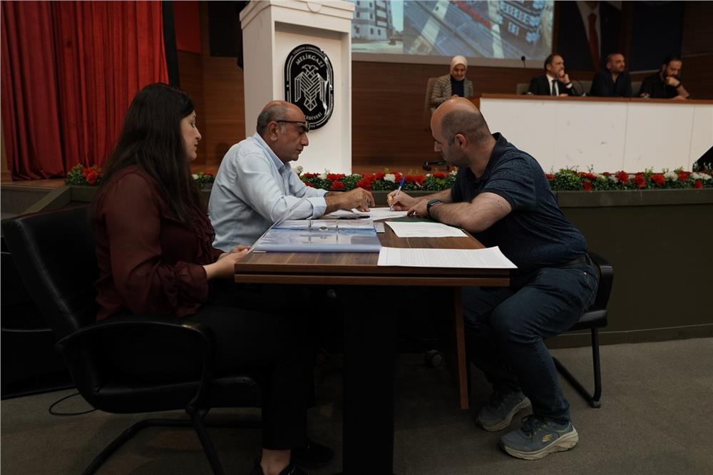 Vatandaşlar Melikgazi’nin benzersiz finans modeli ile ev sahibi olmaya devam ediyor Vatandaşlar Melikgazi’nin benzersiz finans modeli ile ev sahibi olmaya devam ediyor