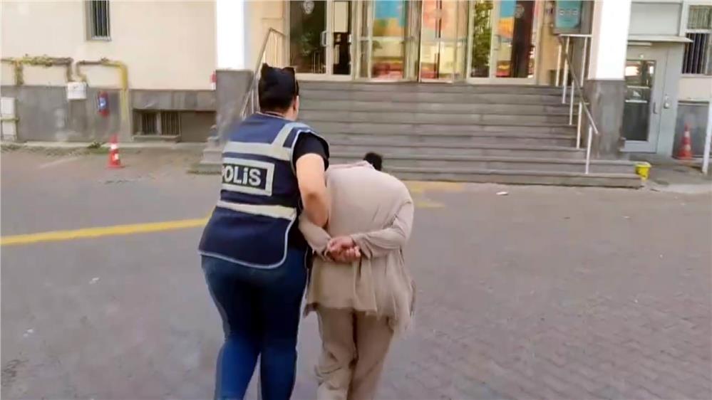 75 yıl kesinleşmiş cezası bulunan kadın polisten kaçamadı 75 yıl kesinleşmiş cezası bulunan kadın polisten kaçamadı