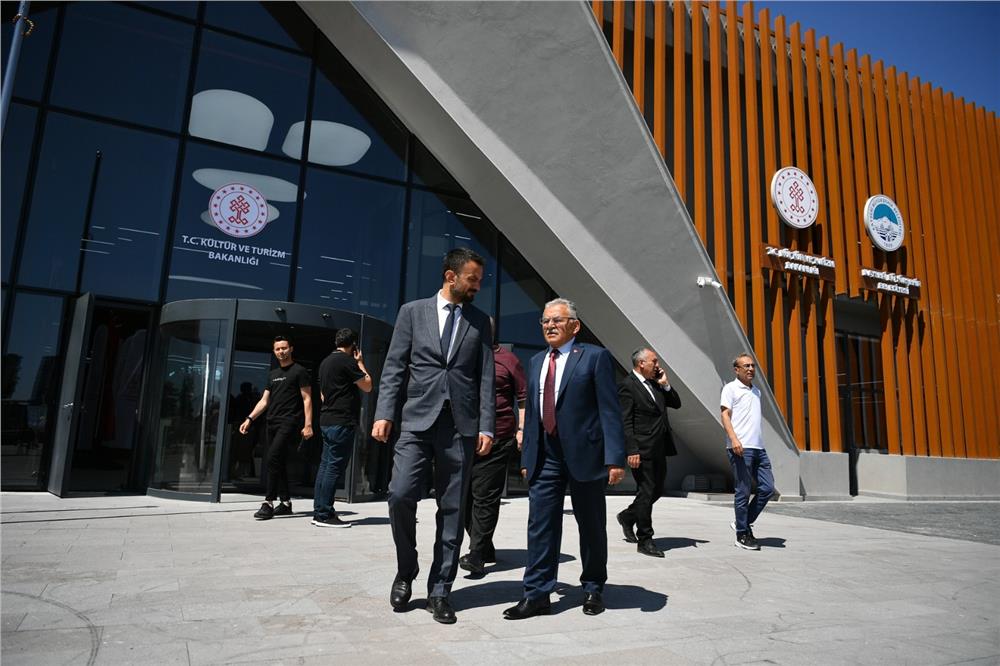 Başkan Büyükkılıç: “Modern Bir Kültür Hazinesi, Kapılarını Açıyor” Başkan Büyükkılıç: “Modern Bir Kültür Hazinesi, Kapılarını Açıyor”