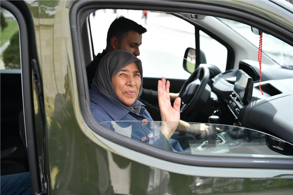 Büyükşehir Belediyesi, mezarlıkları bayram ziyaretine hazırladı Büyükşehir Belediyesi, mezarlıkları bayram ziyaretine hazırladı