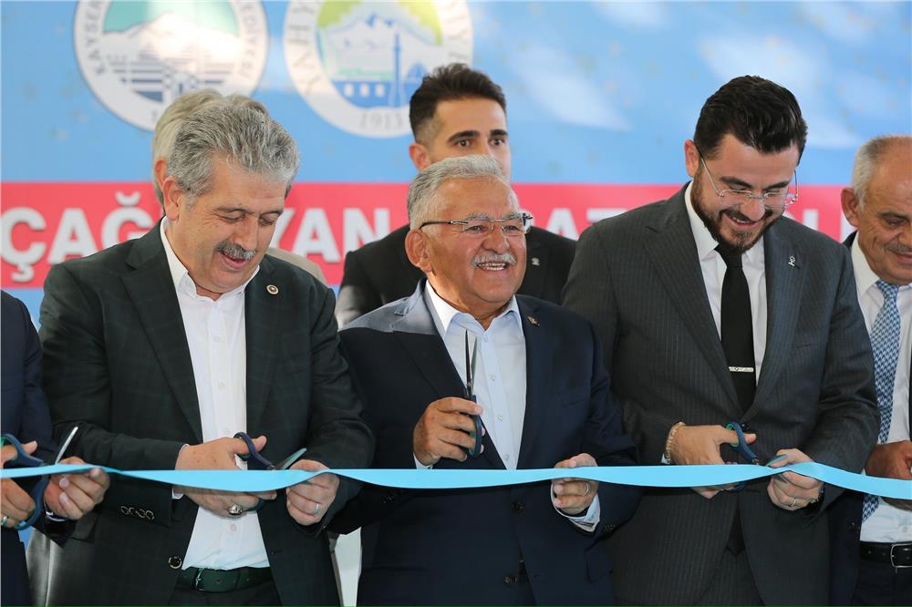 Derebağ Şelalesi 'ne 12 kilometrelik grup yolu yapıldı Derebağ Şelalesi 'ne 12 kilometrelik grup yolu yapıldı