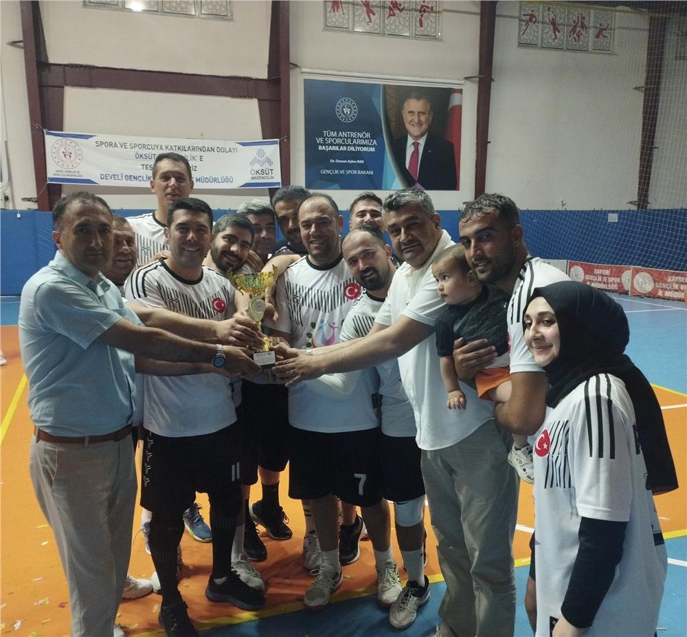 Develi’de voleybol coşkusu yaşandı