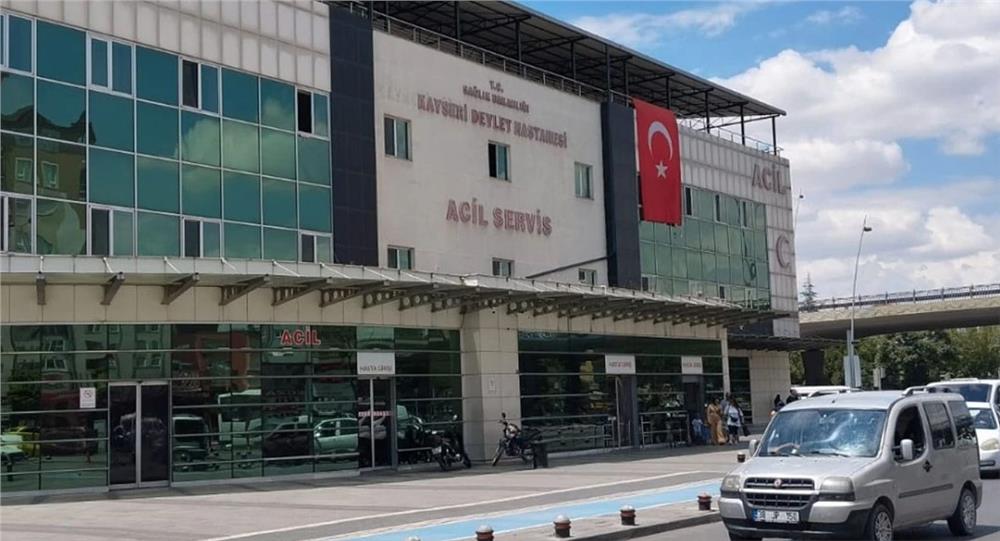 Elindeki silahı ateş alınca kendini vurdu Elindeki silahı ateş alınca kendini vurdu