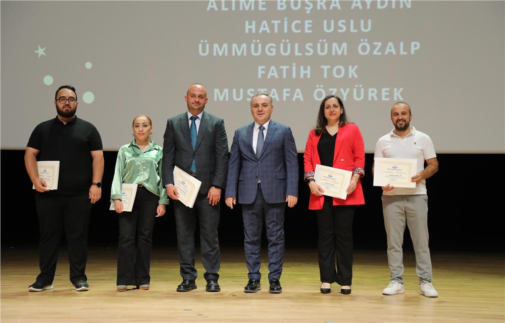 ERÜ’de ‘2024 Başarı Ödül Töreni’ düzenlendi ERÜ’de ‘2024 Başarı Ödül Töreni’ düzenlendi