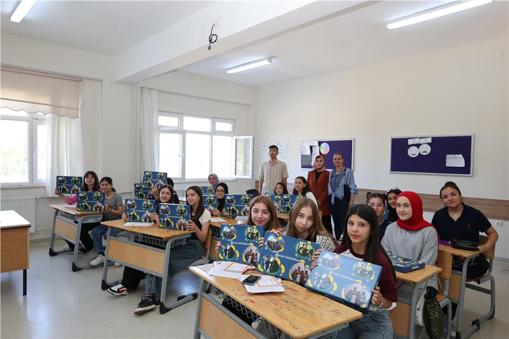Kayseri’de 315 bin öğrenci karne aldı Kayseri’de 315 bin öğrenci karne aldı