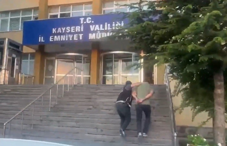 Kayseri'de 79 yaşındaki 'torbacı' yakalandı