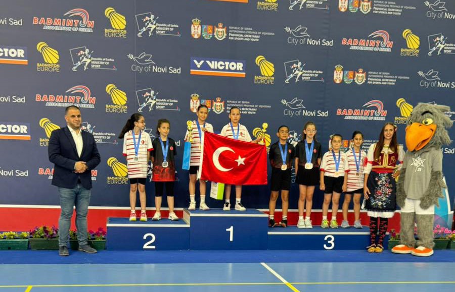 Kayserili Badmintoncular Sırbistan’da madalyaları topladı Kayserili Badmintoncular Sırbistan’da madalyaları topladı