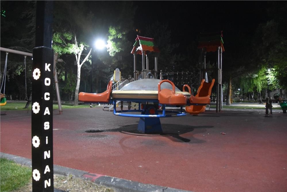 Kocasinan'ın göz alıcı parkları şehre renk katıyor Kocasinan'ın göz alıcı parkları şehre renk katıyor