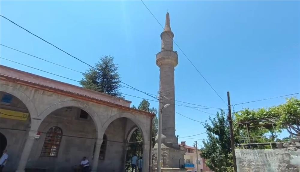 Manevi buluşma noktası Ulu Cami 3 asırdır ayakta Manevi buluşma noktası Ulu Cami 3 asırdır ayakta